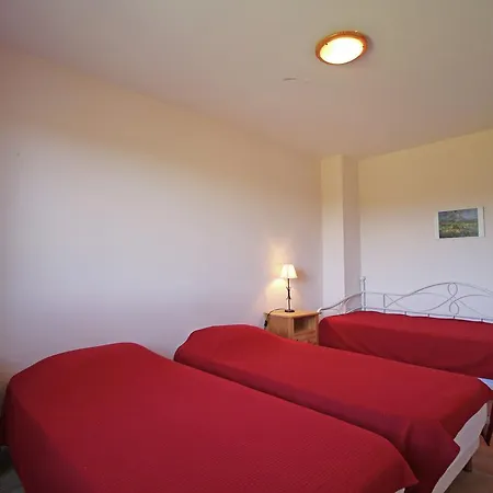 Spacious Family Villa With Pool And Views Over The Rolling Countryside Villa *