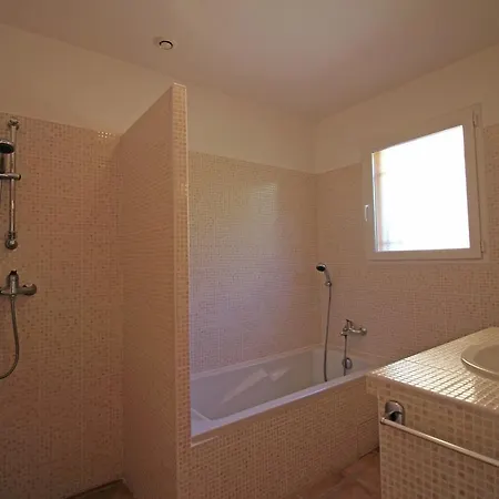 Villa Spacious Family Villa With Pool And Views Over The Rolling Countryside *