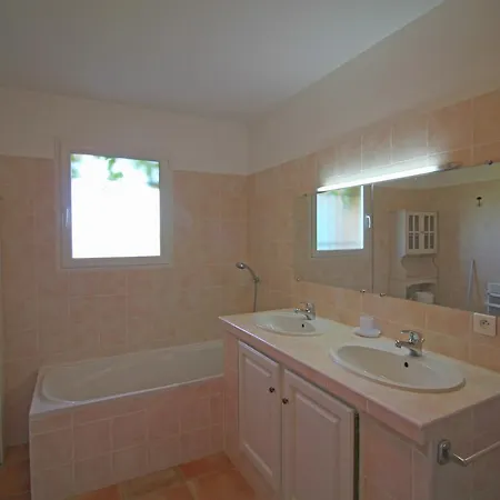 Spacious Family Villa With Pool And Views Over The Rolling Countryside *