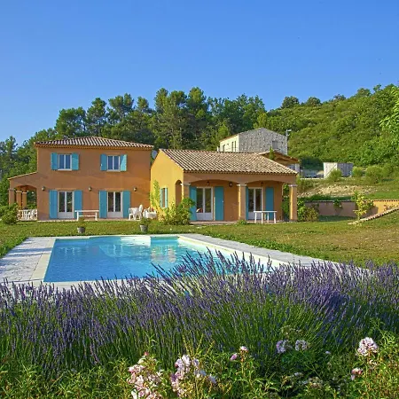 Spacious Family Villa With Pool And Views Over The Rolling Countryside Villa *